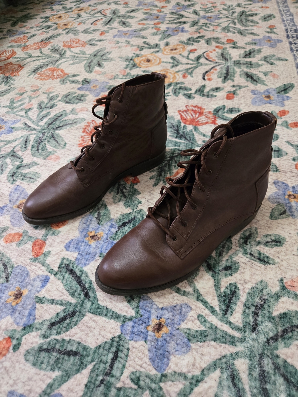 Women's Vintage Brown Lace-Up Ankle Boots